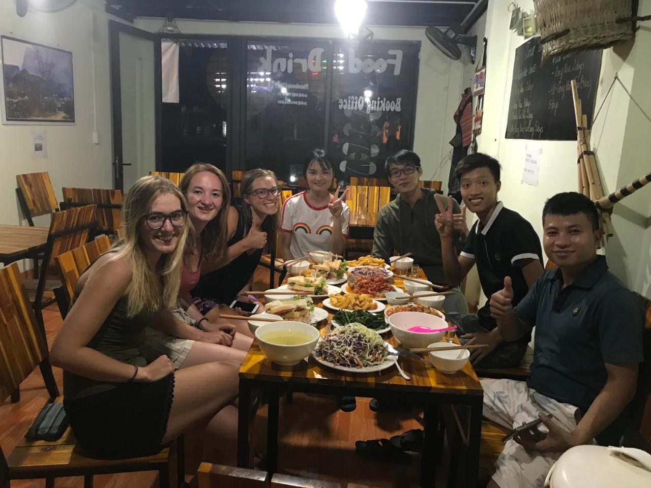 Central Backpackers Hostel Ha Giang Exteriör bild