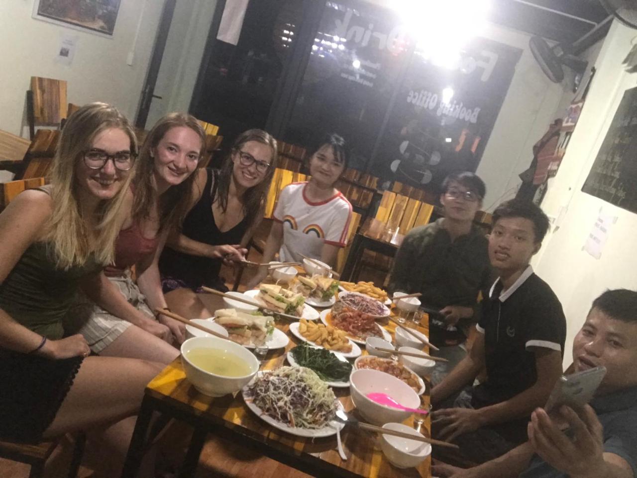 Central Backpackers Hostel Ha Giang Exteriör bild