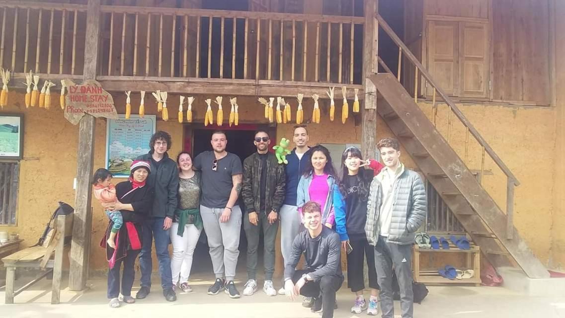 Central Backpackers Hostel Ha Giang Exteriör bild