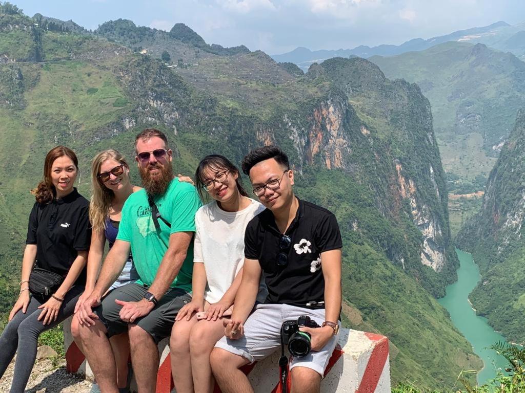 Central Backpackers Hostel Ha Giang Exteriör bild